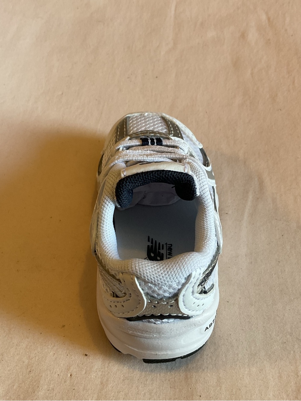 New Balance 530 Bungee White, Silver and Black Sneakers Size 4 - Picture 4 of 7